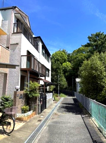 兵庫区会下山町2丁目　中古戸建の前面道路含む現地写真