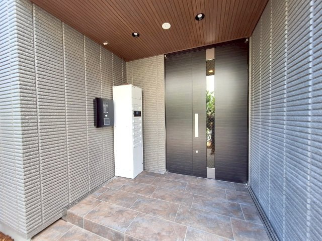 ロジェール・リアンのエントランス