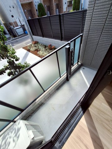 ロジェール・リアンのバルコニー