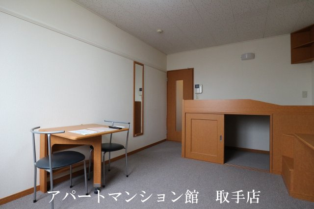 レオパレスルーチェの居間・リビング