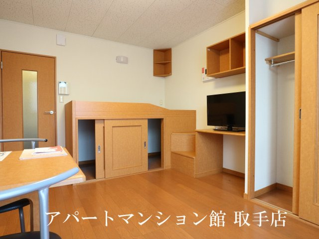 レオパレスサンハイムの居間・リビング