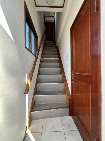 クリエイトビルⅡの玄関