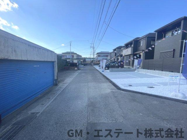 宮崎市大塚町小原田　新築住宅（D号棟）の前面道路含む現地写真
