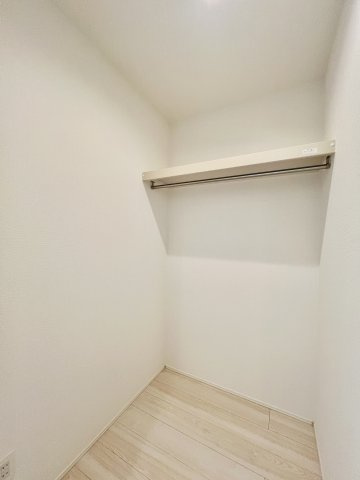 高崎市倉賀野町の収納|1階廊下には、あると便利なファミリークローゼット