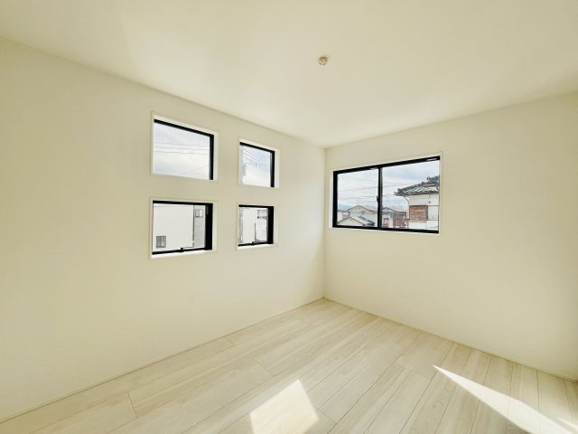 高崎市倉賀野町の洋室|プライバシー確保もできる間取りも魅力的♪