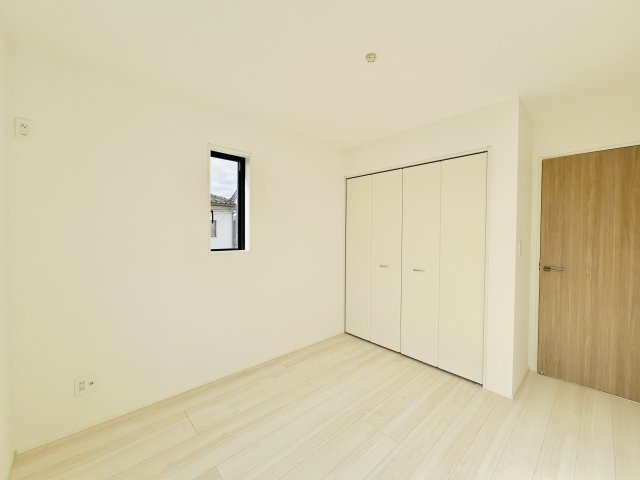 高崎市倉賀野町の洋室|お子様の一人部屋デビューにも最適♪