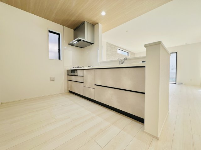 高崎市倉賀野町のキッチン|作業スペースも広くお料理も快適に♪