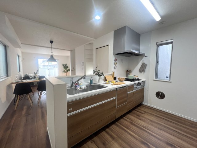 お店の集中豪雨。同じお店が近くに２店舗？？？降り出した雨は止まらない、な、【リノベ／鶴見区大東町中古戸建】のキッチン|使いやすいキッチンです