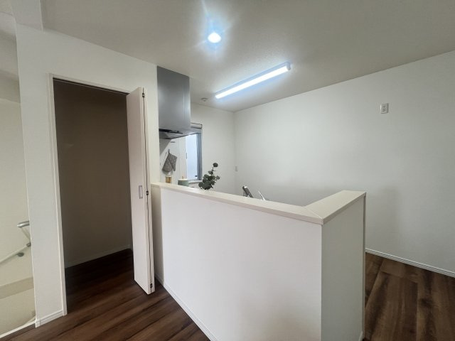 お店の集中豪雨。同じお店が近くに２店舗？？？降り出した雨は止まらない、な、【リノベ／鶴見区大東町中古戸建】のキッチン|キッチンです