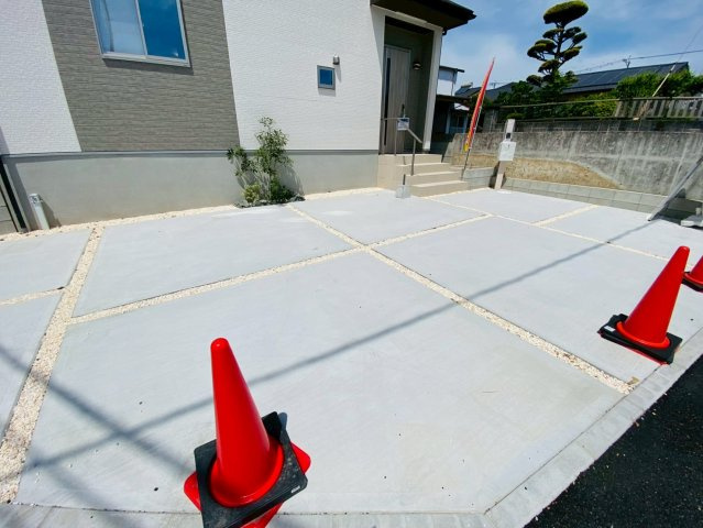 ハートフルタウン／東区沼山津3丁目／B号棟の駐車場