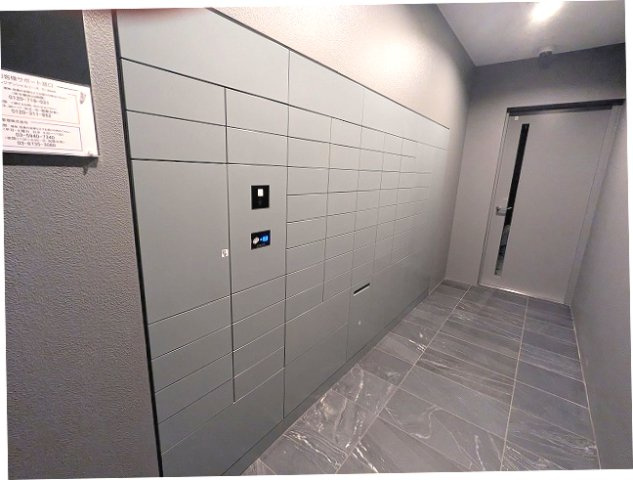 SEASON FLATS浅草六丁目の設備|タッチキーの宅配BOXとメールBOXです