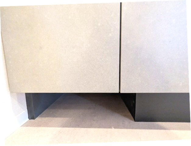 SEASON FLATS浅草六丁目の設備|トイレと独立した洗面脱衣室の洗面台下にはヘルスメーターストックあります