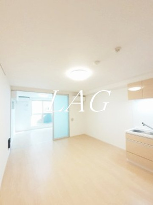 【居間・リビング】 | エリゼ綾瀬 | 洋室のお部屋です。