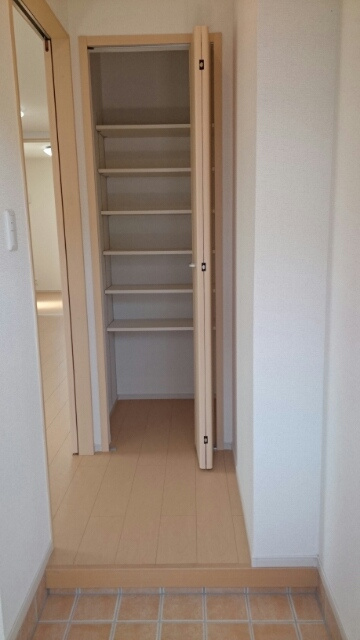 アイレジデンス　Ⅱ番館の玄関|玄関