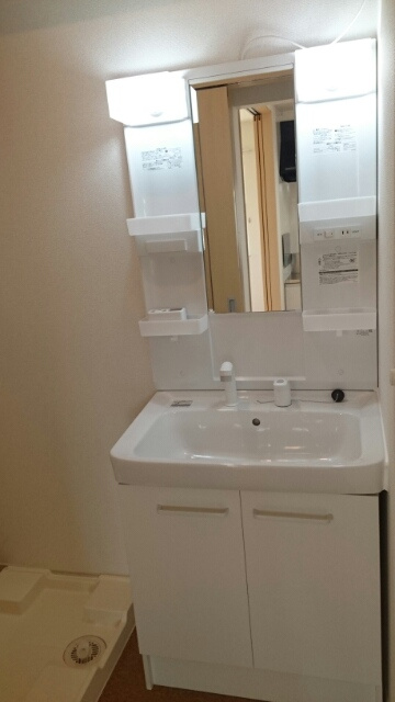 アイレジデンス　Ⅱ番館の独立洗面台|洗面所