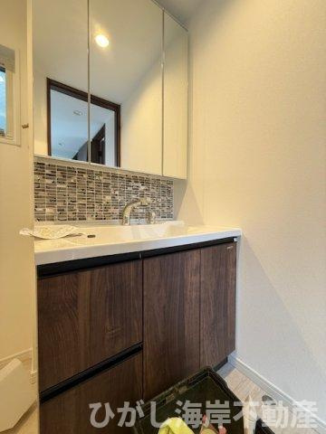 茅ヶ崎市松が丘1丁目　新築戸建　全9棟の独立洗面台|三面鏡化粧台