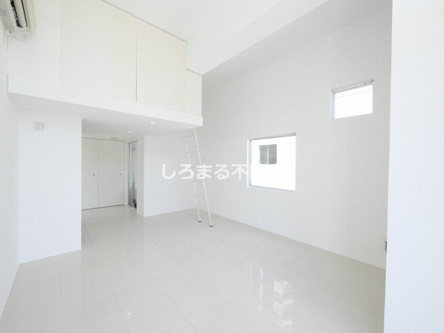 是空ＮＡＭＢＡ　ＮＩＳＨＩの居間・リビング