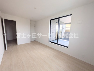 【寝室】 | 浜松市浜名区引佐町井伊谷 2期 新築一戸建て 4号棟 | 寝室です