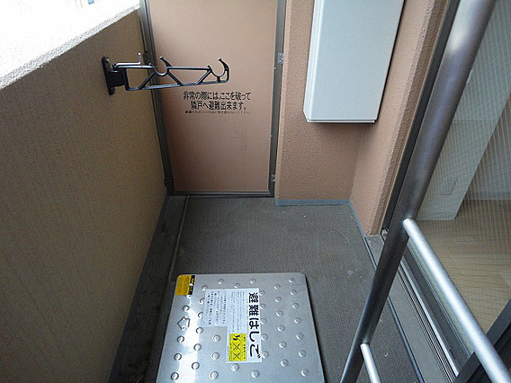 シッタビスタ神戸下山手通のバルコニー