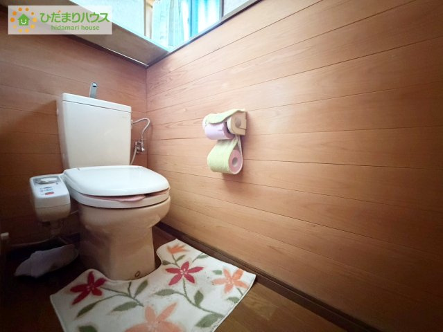 いわき市泉町滝尻町字南坪　中古戸建のその他|子ども室に好適なお部屋。２方向の窓で、こもりがちな空気の入れ替えもバッチリ！収納付きで余分な家具を置かずに済み、お部屋の用途をシンプルにできます♪