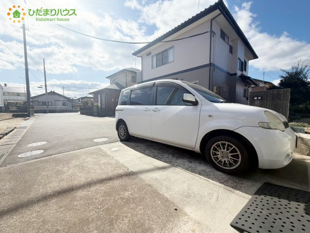 いわき市泉町滝尻町字南坪　中古戸建の駐車場|整備された駐車場で、マイカーを気兼ねなく洗車なんて最高ですね！(^▽^)/