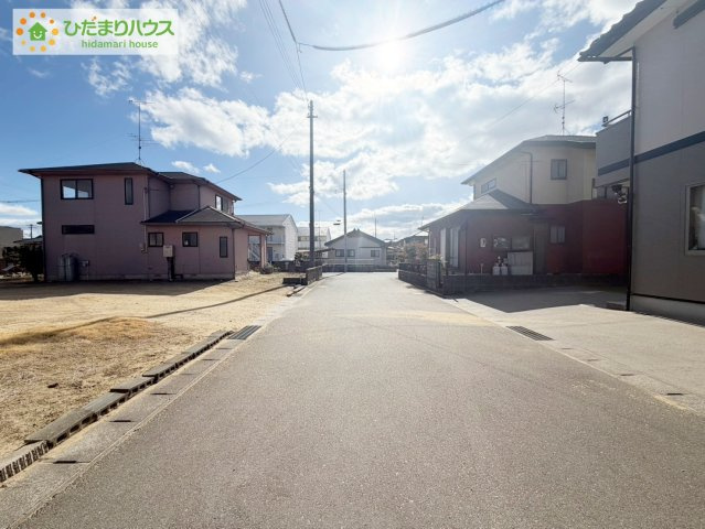 いわき市泉町滝尻町字南坪　中古戸建の前面道路含む現地写真|車の出入りもラクラクできちゃいます(^^♪