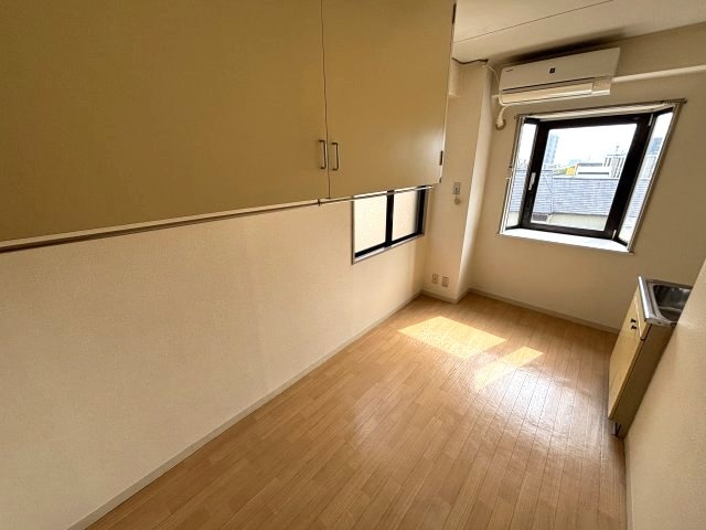 六甲アイビィハウスの寝室