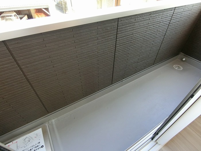 広島市安佐北区亀山１丁目のアパートのバルコニー