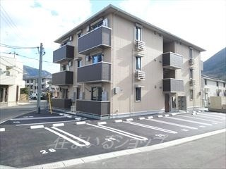 広島市安佐北区亀山１丁目のアパートの駐車場