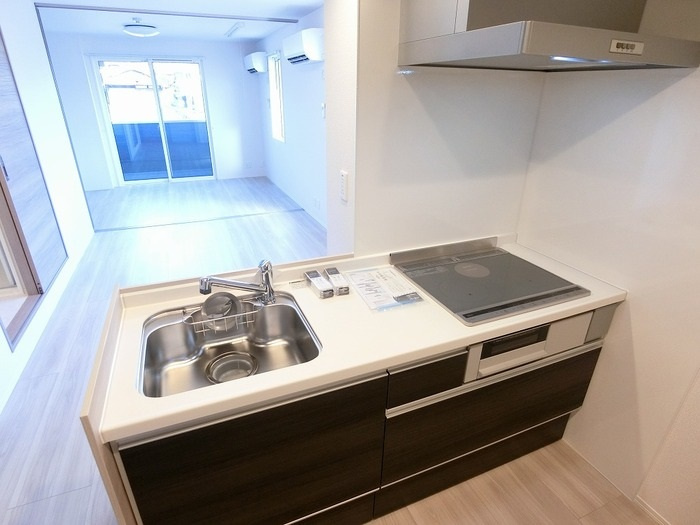 広島市安佐北区亀山１丁目のアパートのキッチン