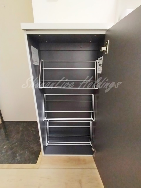 横浜市戸塚区上倉田町のアパートの玄関