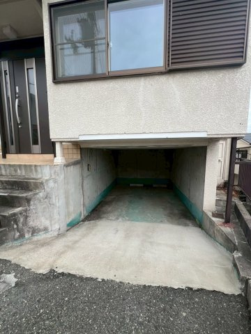 城が山1丁目戸建の駐車場