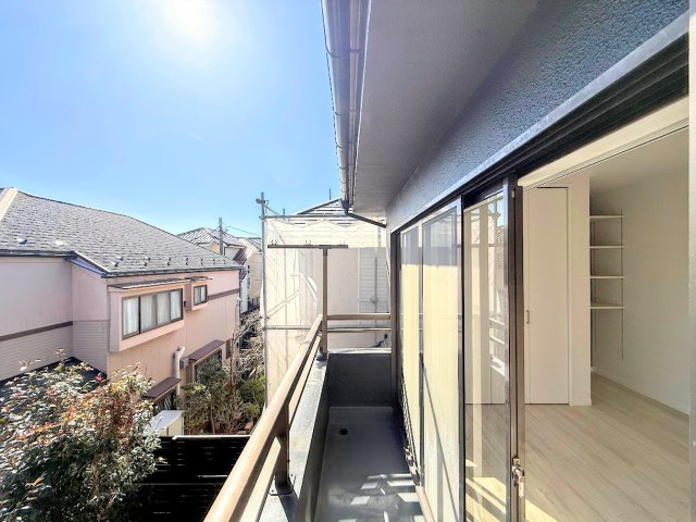 金沢区長浜1丁目　中古戸建て　のバルコニー|◆日当たり良好なバルコニー！毎日のお洗濯にも嬉しいですね！
