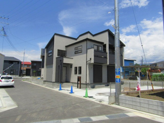 【前面道路含む現地写真】 | 前面道路含む現地写真です