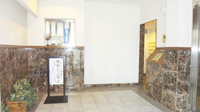 プライムコート磯子屏風ヶ浦のロビー