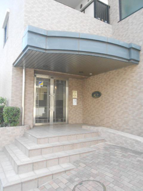 プライムコート磯子屏風ヶ浦のエントランス