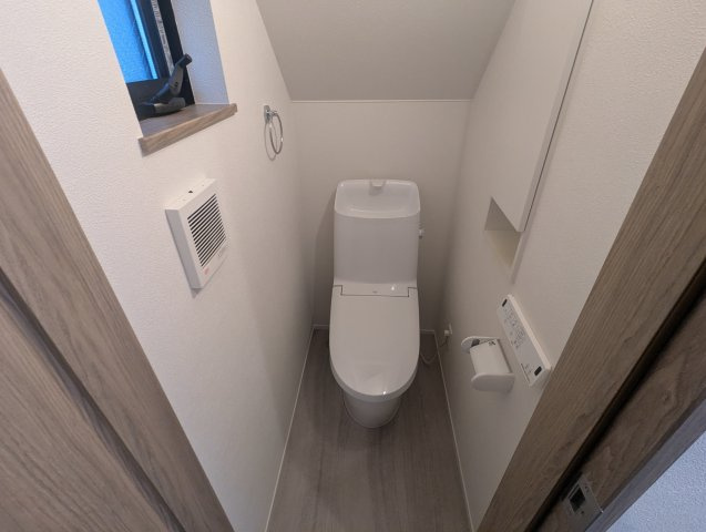 台東区西浅草１丁目の戸建のトイレ