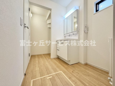 【脱衣所】 | 静岡市駿河区西脇 3期 新築一戸建て | 脱衣場です