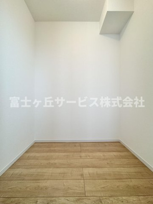 【収納】 | 静岡市駿河区西脇 3期 新築一戸建て | 収納豊富なウォークインクローゼット