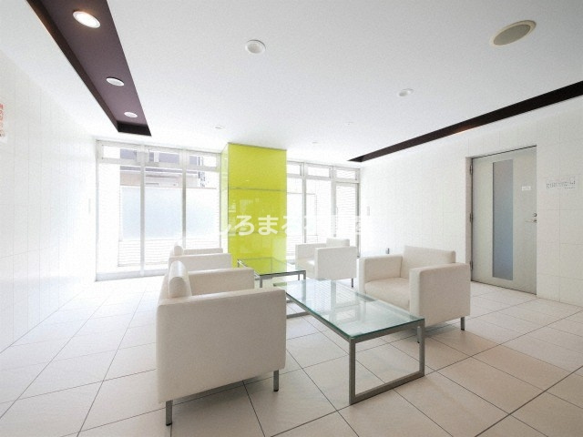 エスリード梅田北のロビー