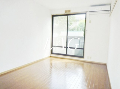 【居間・リビング】 | ウィスタリア | 洋室のお部屋です。