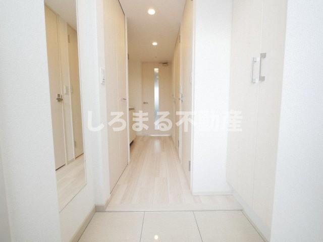 アドバンス大阪バレンシアの玄関