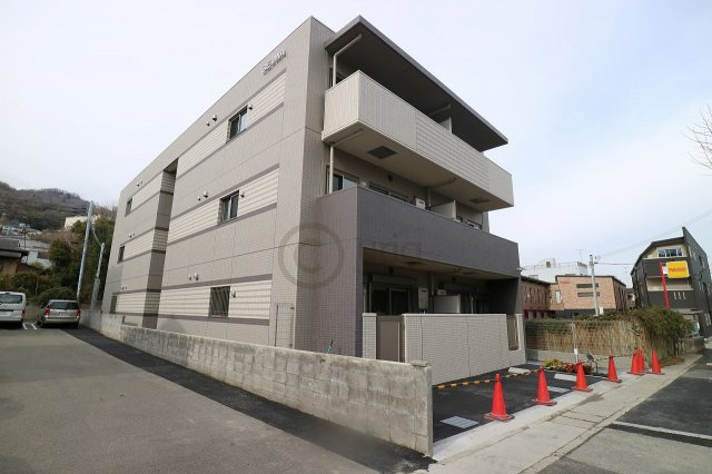 ブルーメ本山の外観