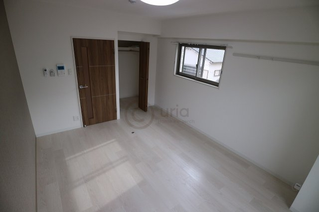 ブルーメ本山の居間・リビング