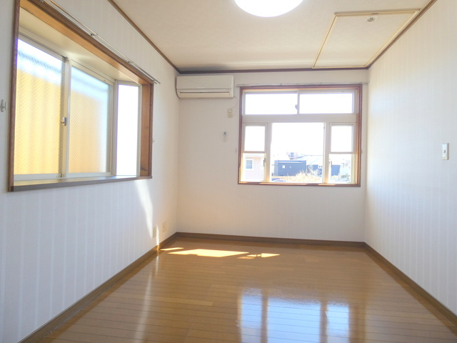 グリーンタウンの洋室