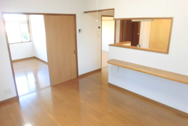 グリーンタウンの居間・リビング|使い勝手の良い振分けタイプ♪