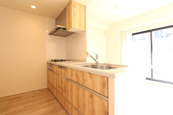 【キッチン】 | 【キッチン】約3.2帖のカウンターキッチン！ご家族やご友人と会話をしながらお料理が楽しめます！