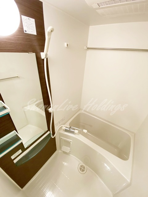 平塚市榎木町の賃貸マンションの浴室|清潔感のあるお風呂です♪