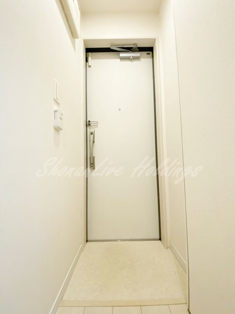 平塚市榎木町の賃貸マンションの玄関|お履き物が多い方にもおすすめ♪