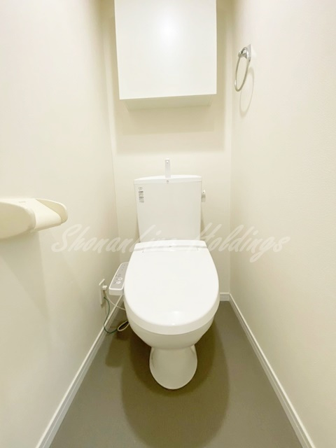 平塚市榎木町の賃貸マンションのトイレ|清潔感のあるトイレです